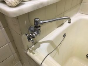 洗面器の横水栓